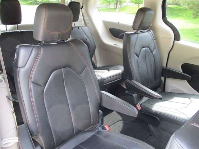 2017 Chrysler Pacifica Touring-L 4dr Mini-Van